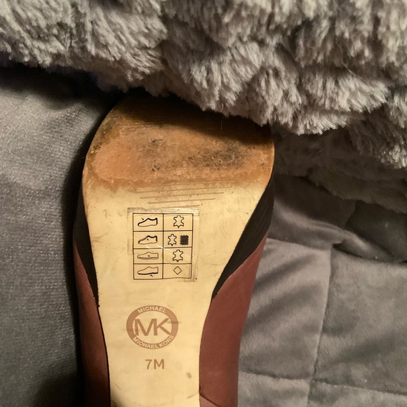 MICHAEL KORS  BROWN ANKLE BOOTS - Picture 8 of 8
